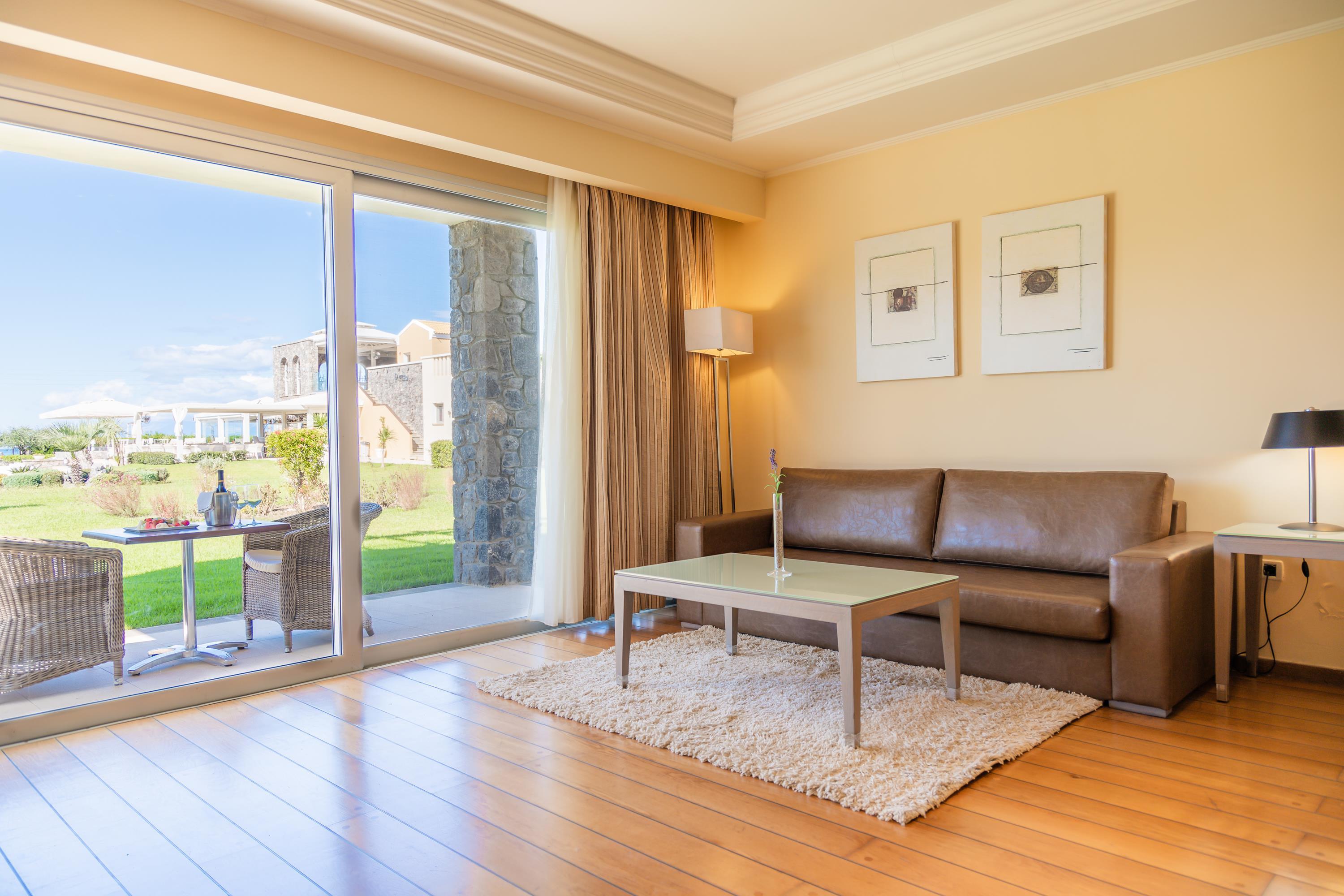 Restia Suites Exclusive Resort (Adults Only) Akharavi Extérieur photo